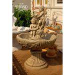 Fontanna z parą amorów