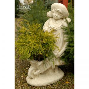 Dziewczynka z taczką